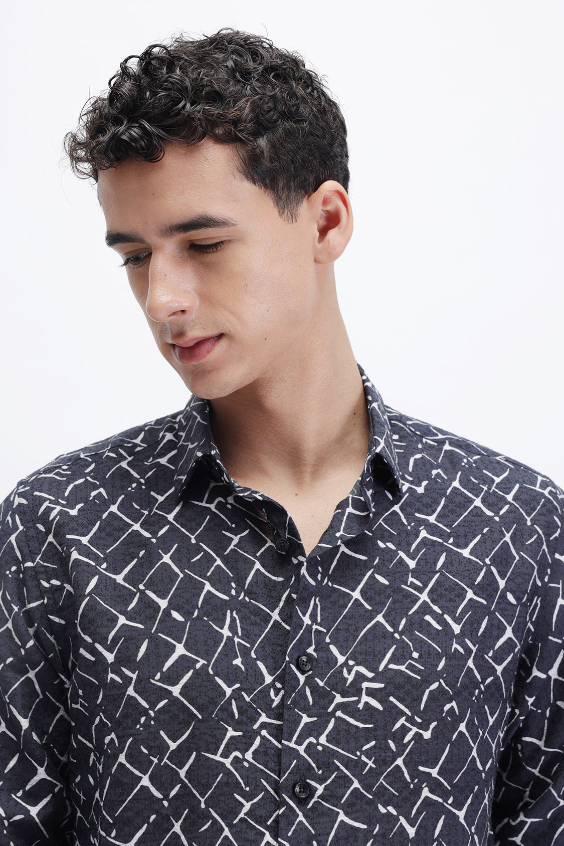 OCEAN BLACK WHITE ABSTRACT PRINT SHIRT