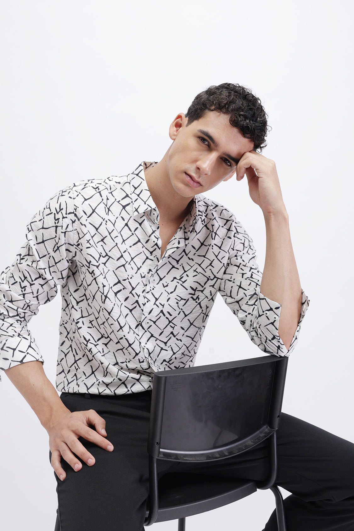 OCEAN WHITE BLACK ABSTRACT PRINT SHIRT