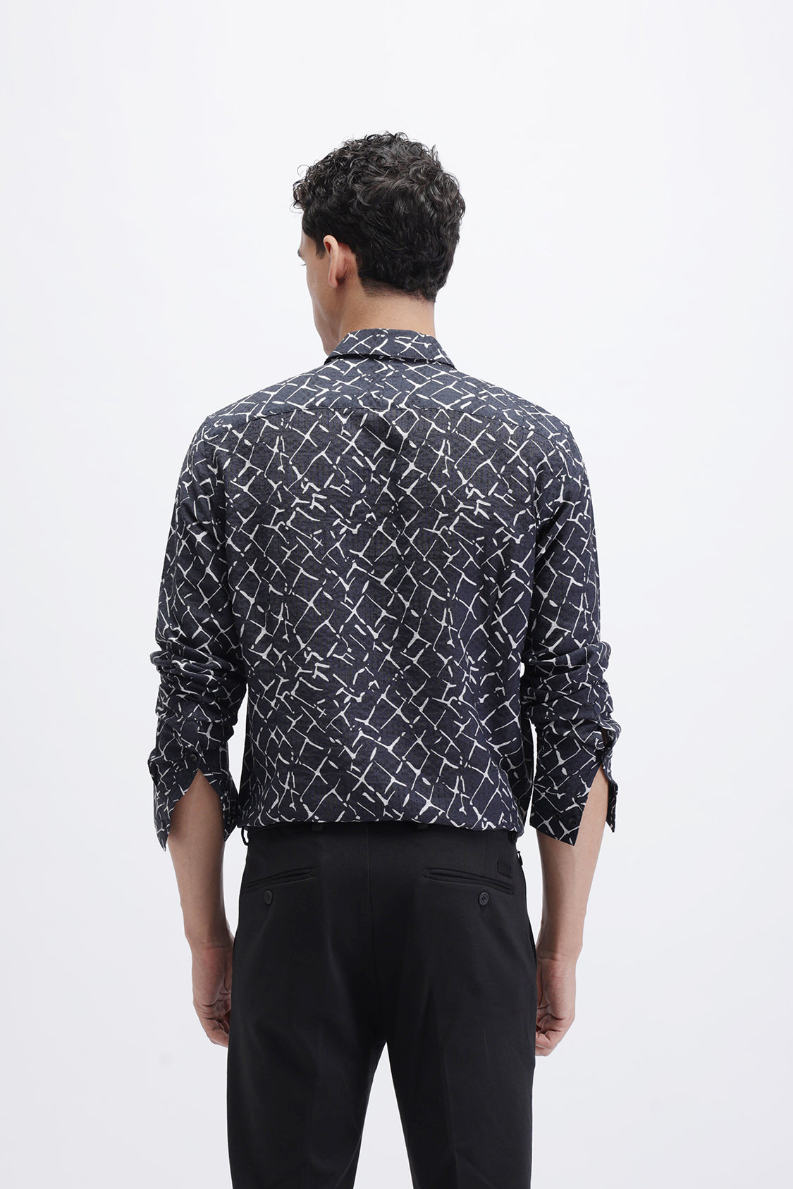 OCEAN BLACK WHITE ABSTRACT PRINT SHIRT