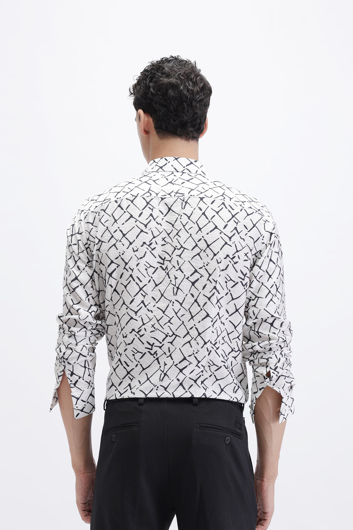 OCEAN WHITE BLACK ABSTRACT PRINT SHIRT