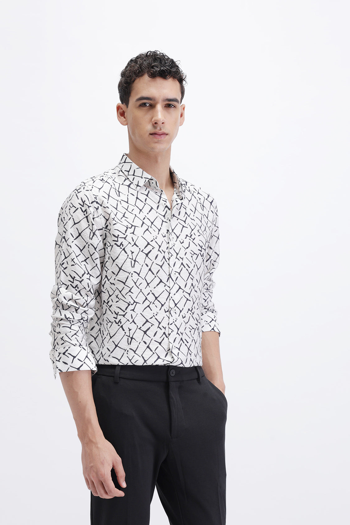 OCEAN WHITE BLACK ABSTRACT PRINT SHIRT